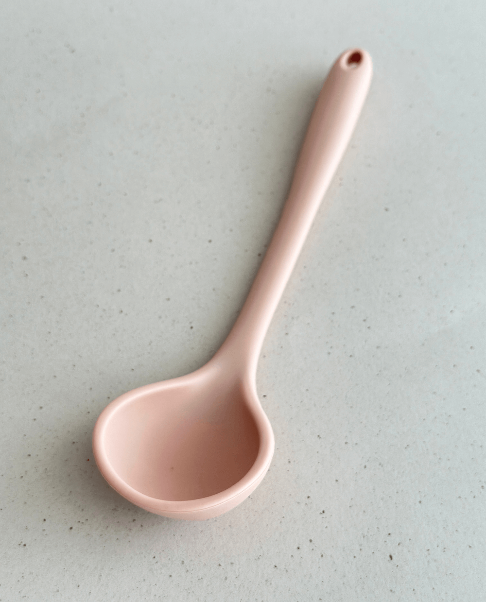 Cucharón Grande de Silicona Resistente al Calor – Libre de BPA y Antiadherente